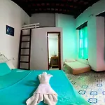 Aroha Villana Hostel